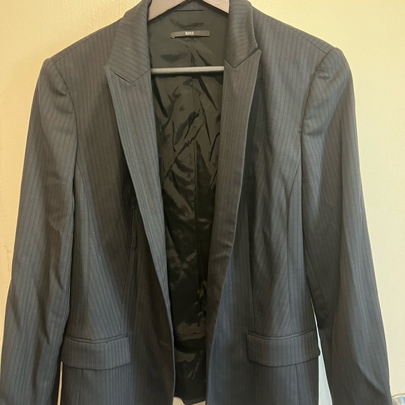 Hugo Boss Suit Jacket / Blazer & Skirt MSRP ~$750. US 12 / IT 48 - Picture 4 of 4